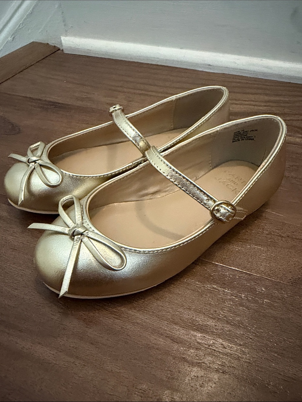 Janie and Jack kids size 10 Metallic Gold Mary Jane Shoes with Bow- Excellent